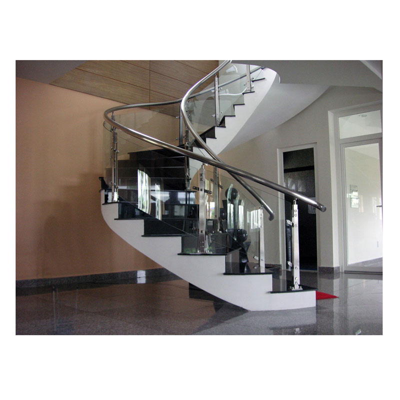 Cầu thang kính HỒNG QUANG với thiết kế sang trọng và độc đáo giúp tạo nên điểm nhấn cho không gian nội thất. Hãy đến và khám phá sự độc đáo của cầu thang này với chúng tôi.