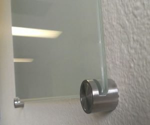 Kính cường lực bị vỡ do đâu